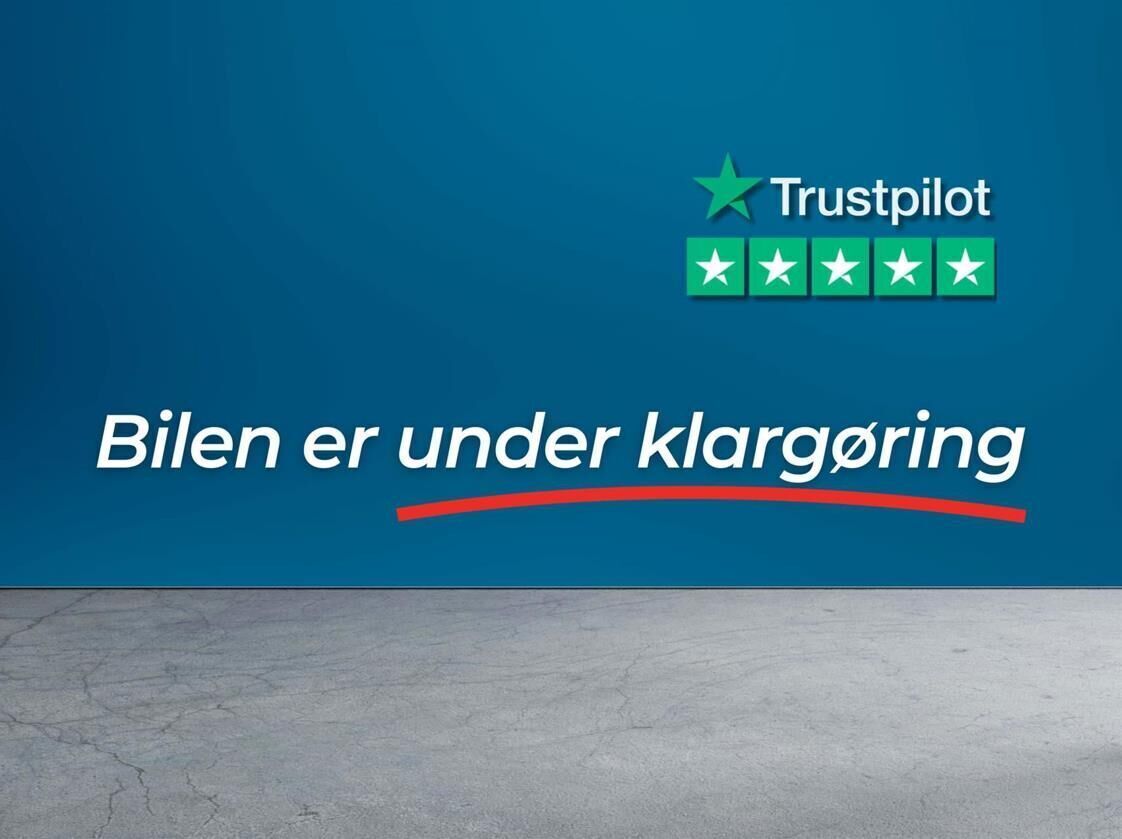 Grå Peugeot e-2008 fra 2022