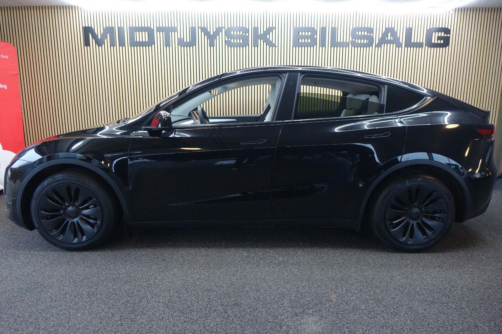 Tesla Model Y Long Range AWD