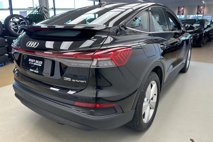 Sort Audi Q4 e-tron fra 2022