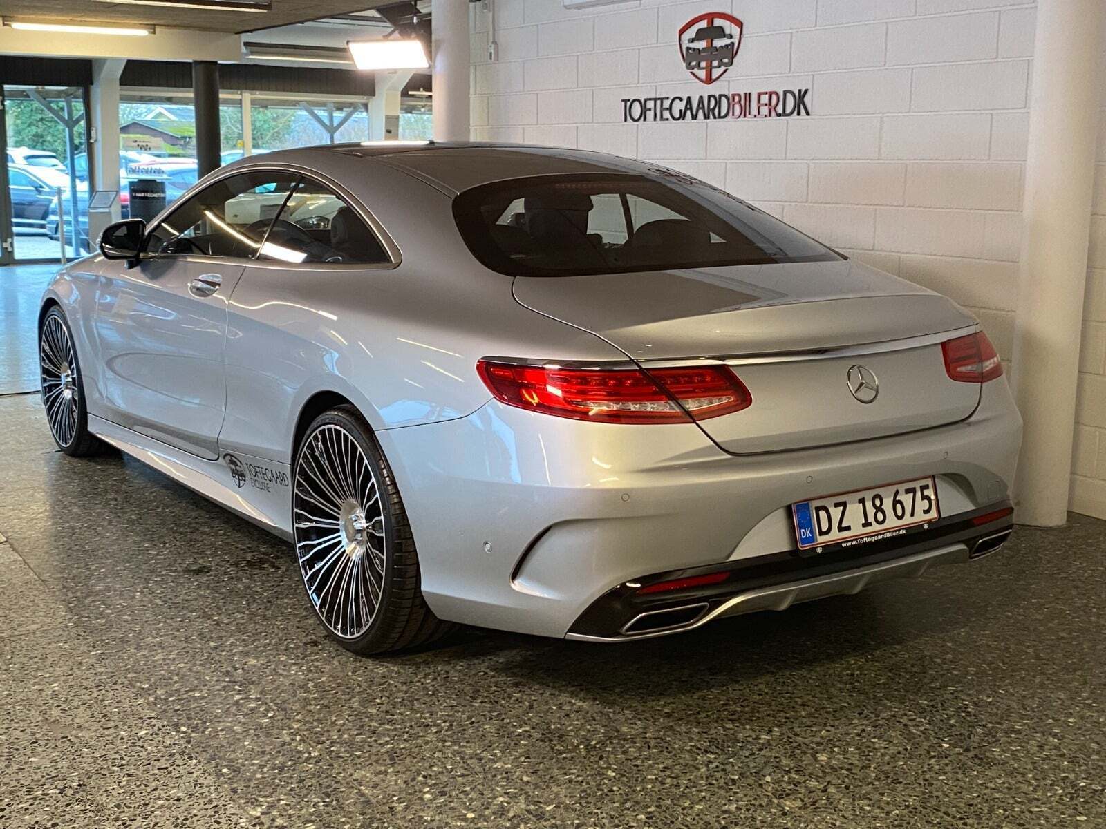 Sølv Mercedes S500 fra 2014
