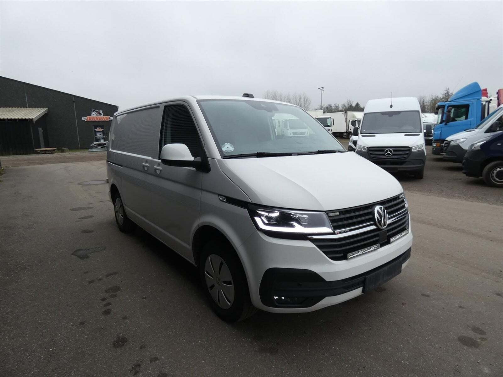 VW Transporter 2,0 TDi 150 Kassevogn DSG 4Motion kort