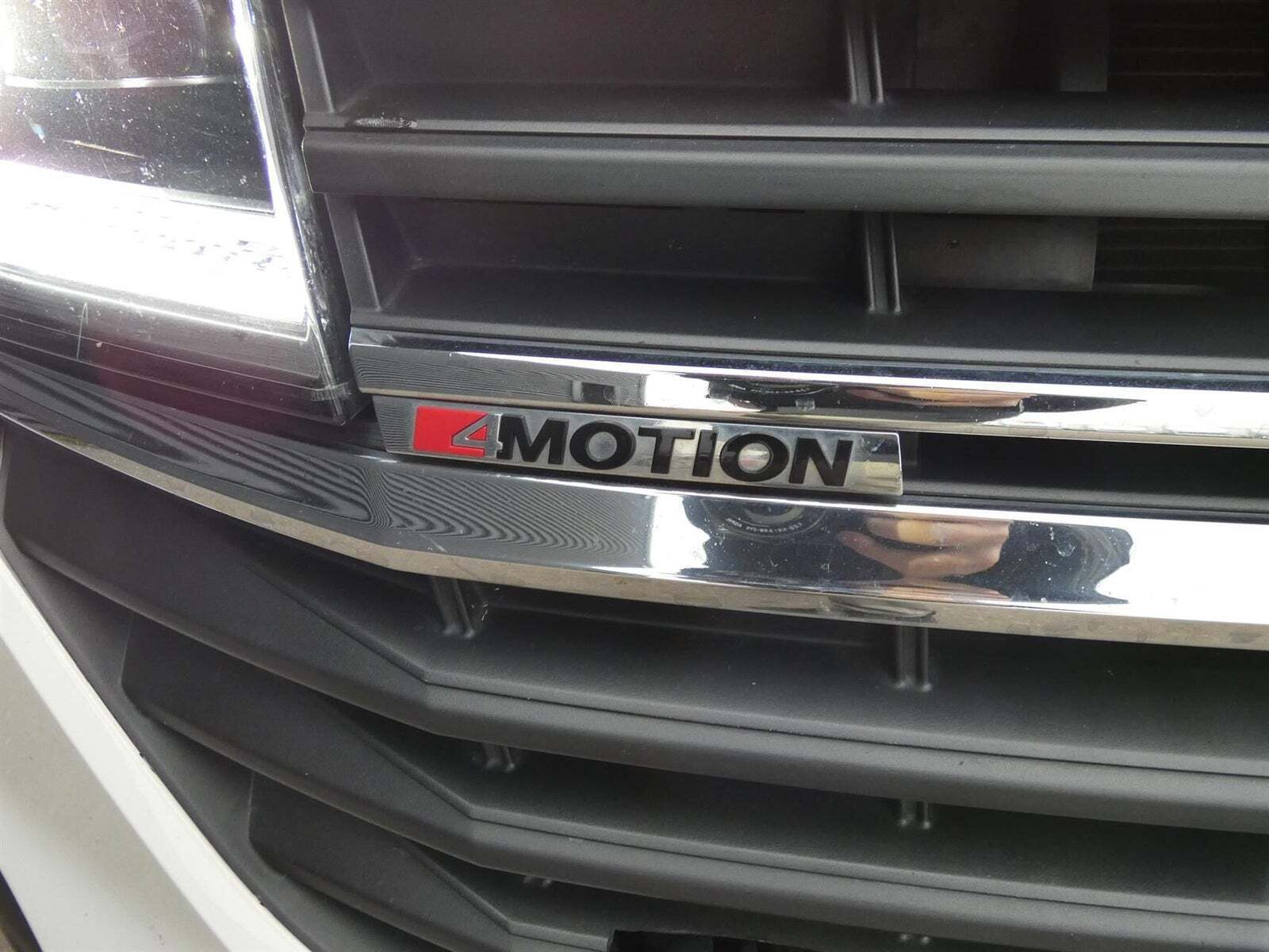 Hvid VW Transporter fra 2022