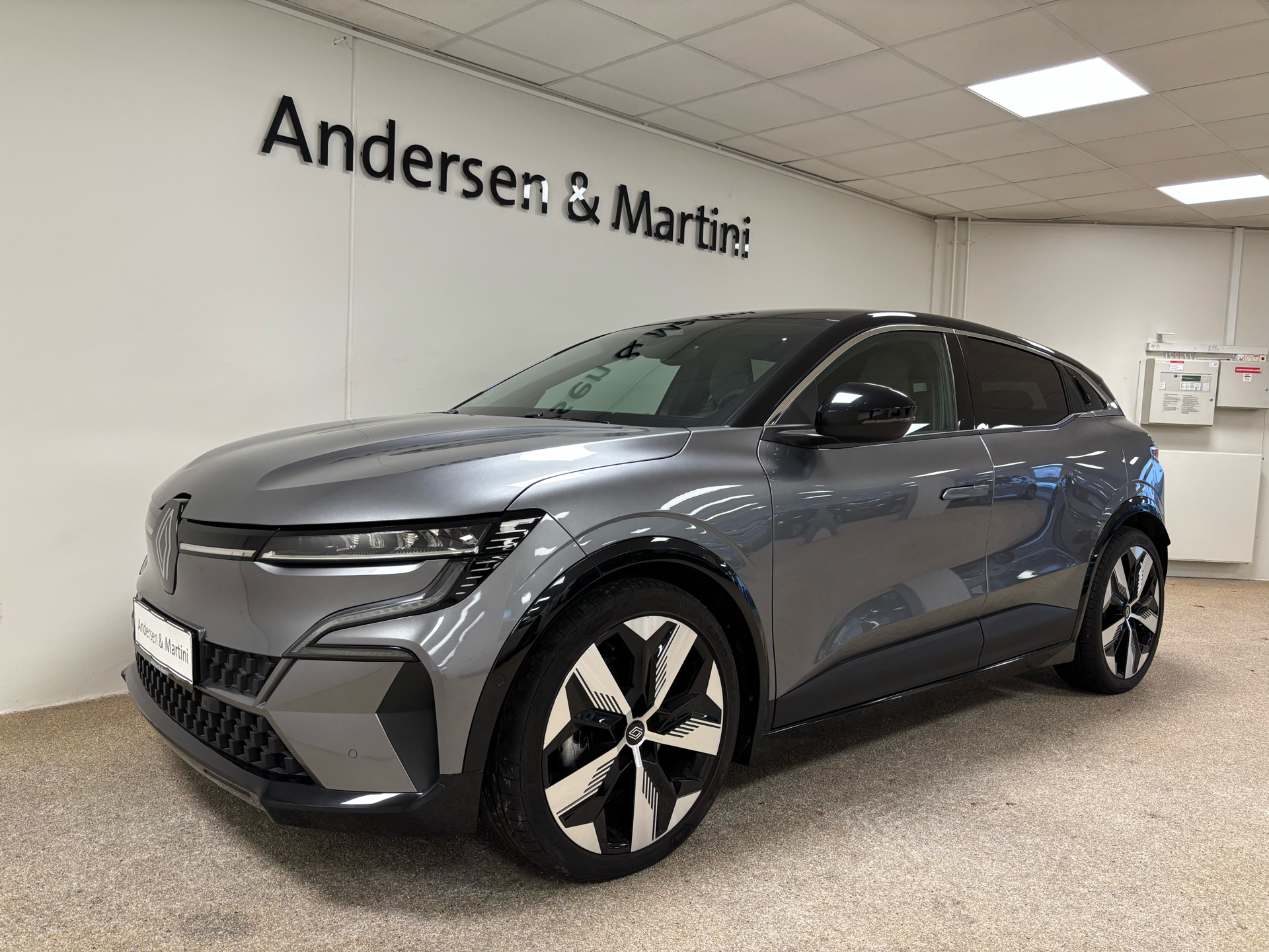 Grå Renault Mégane fra 2023
