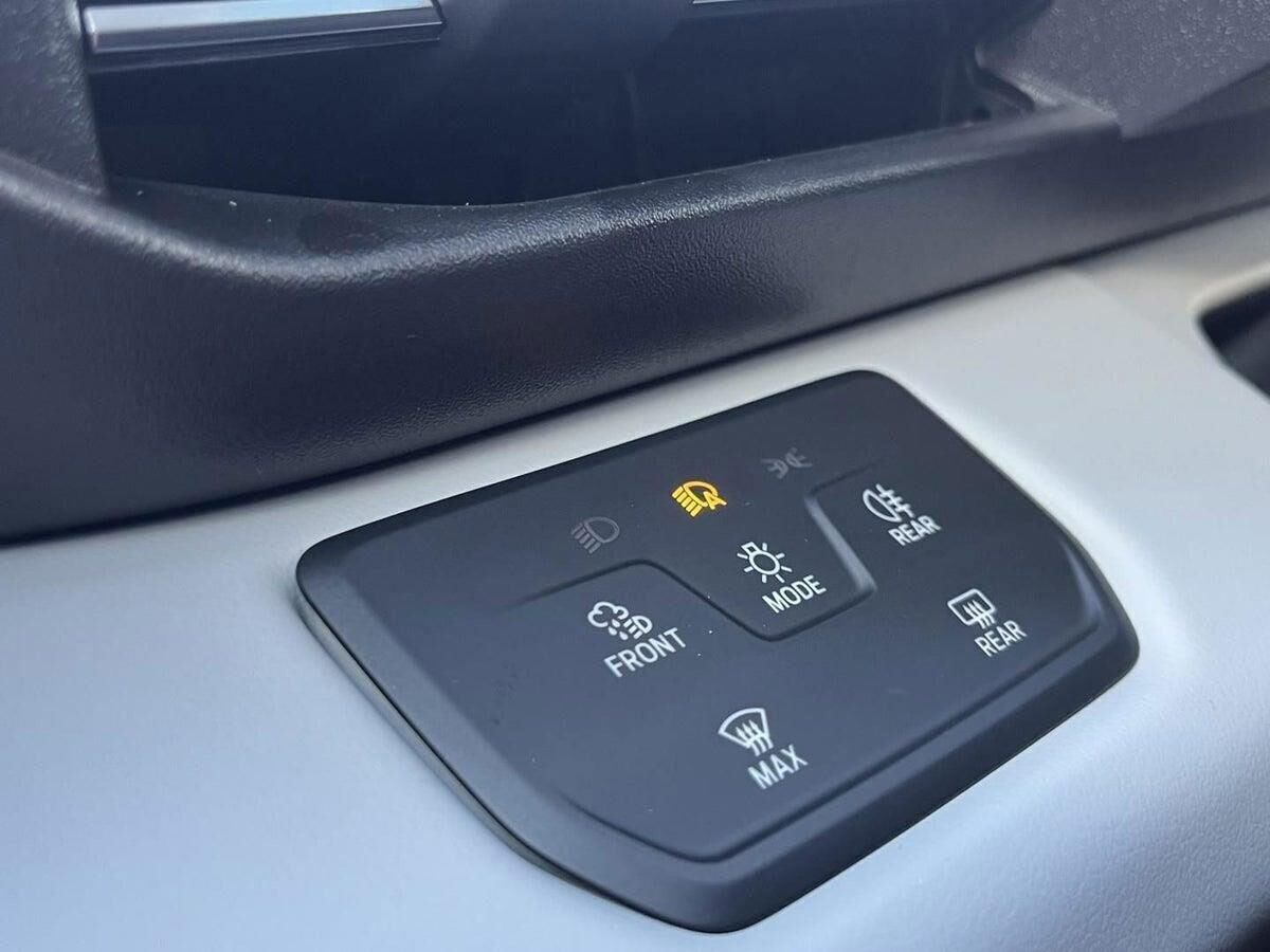 Sort Ford Explorer fra 2025