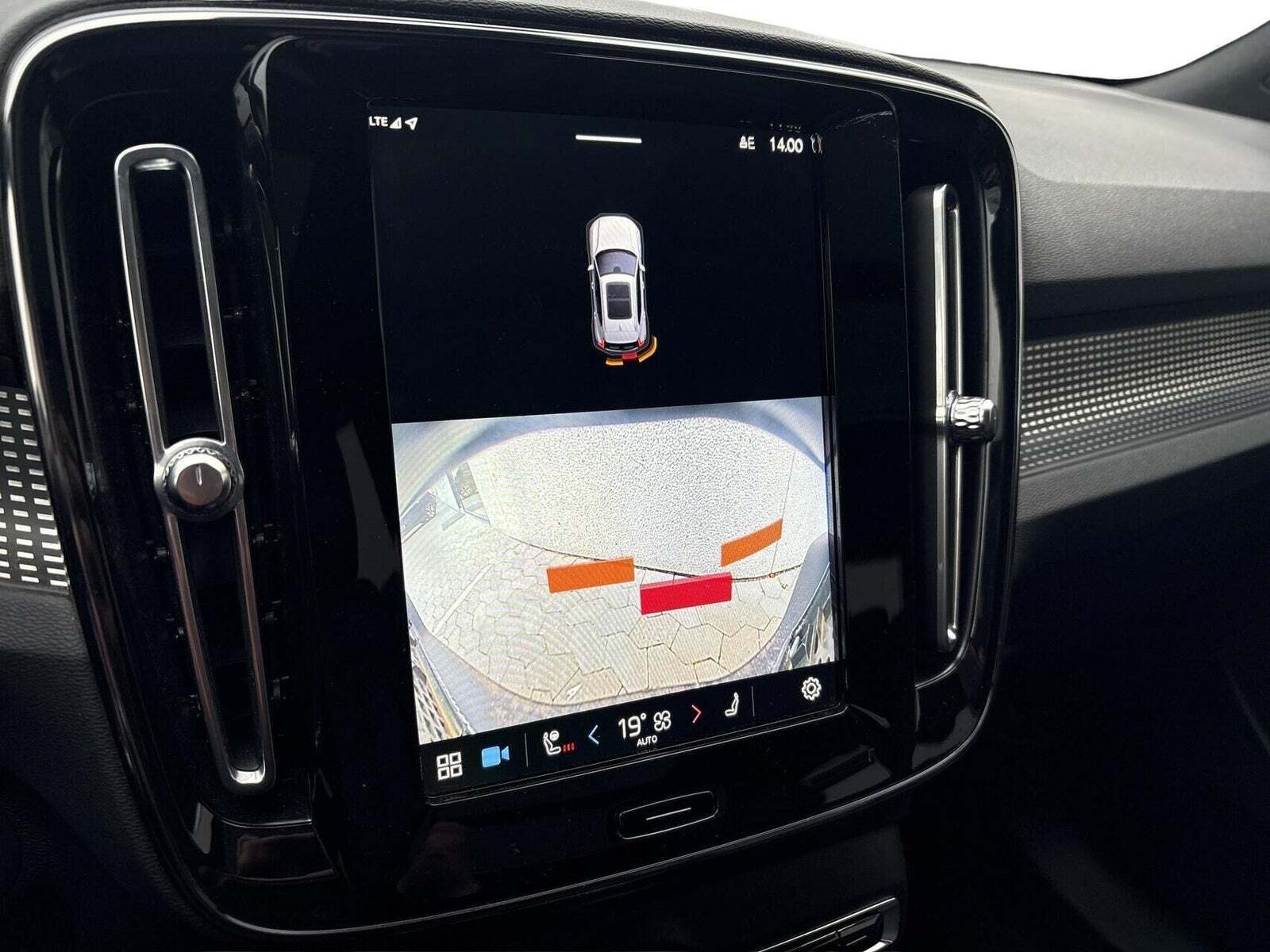 Grøn Volvo XC40 fra 2021