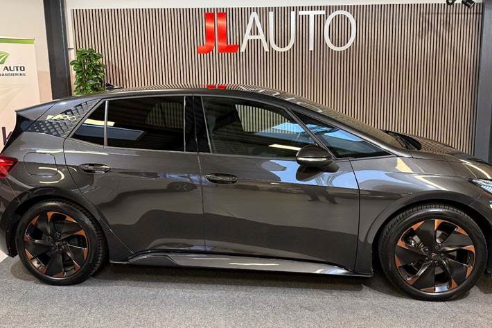 Grå Cupra Born fra 2022