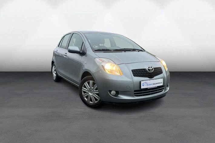 undefined Toyota Yaris fra 2008 set udefra