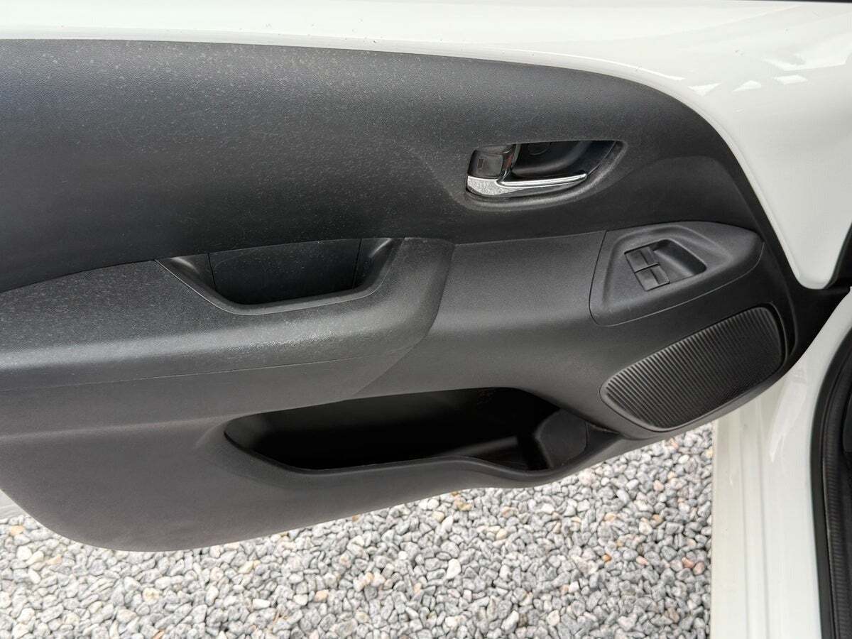 Hvid Toyota Aygo fra 2015