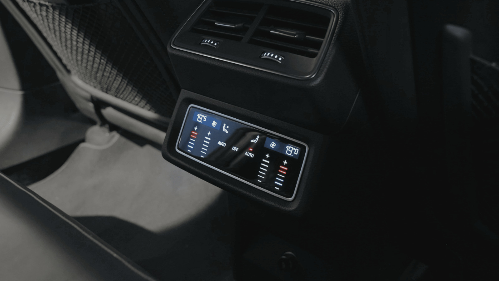 Grå Audi e-tron fra 2022