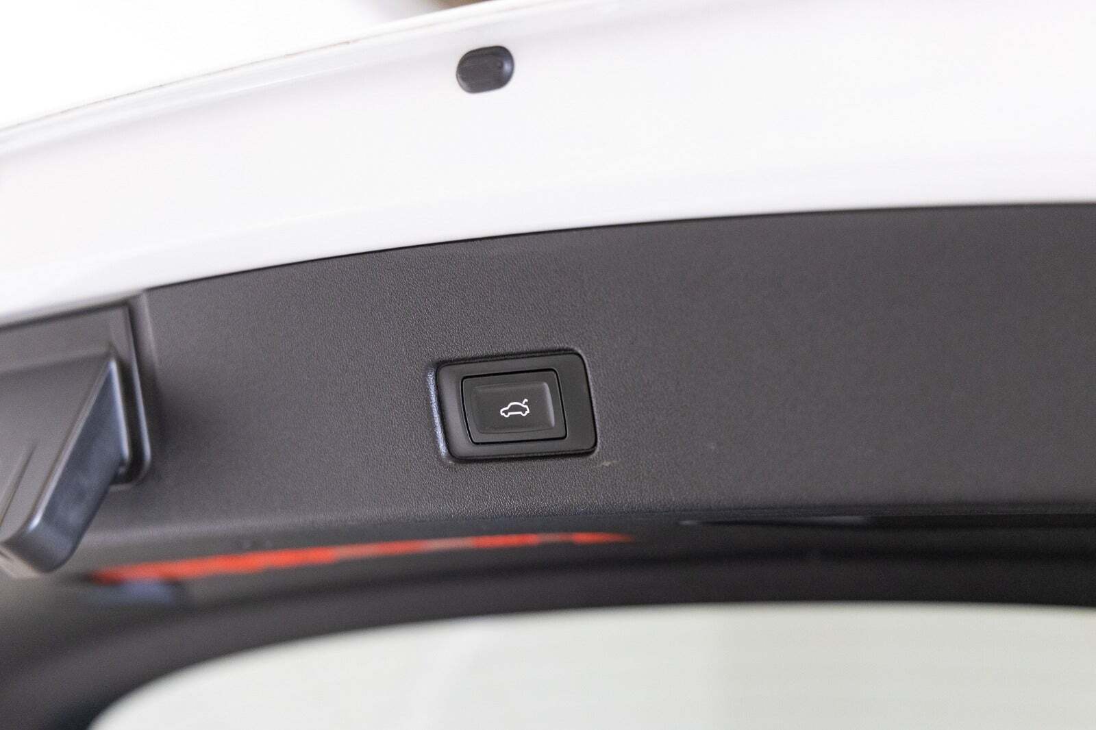 Hvid Audi Q4 e-tron fra 2023