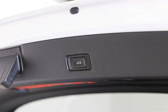 Hvid Audi Q4 e-tron fra 2023