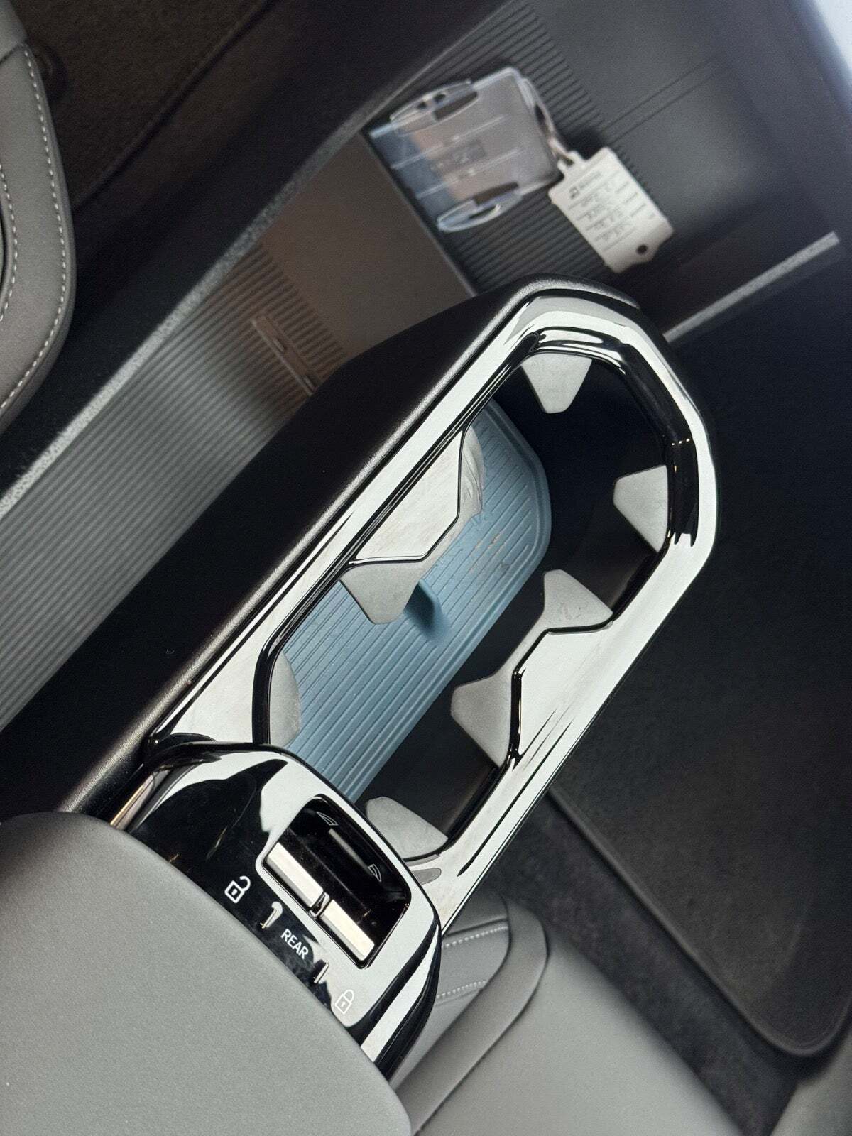 Sort Volvo EX30 fra 2024