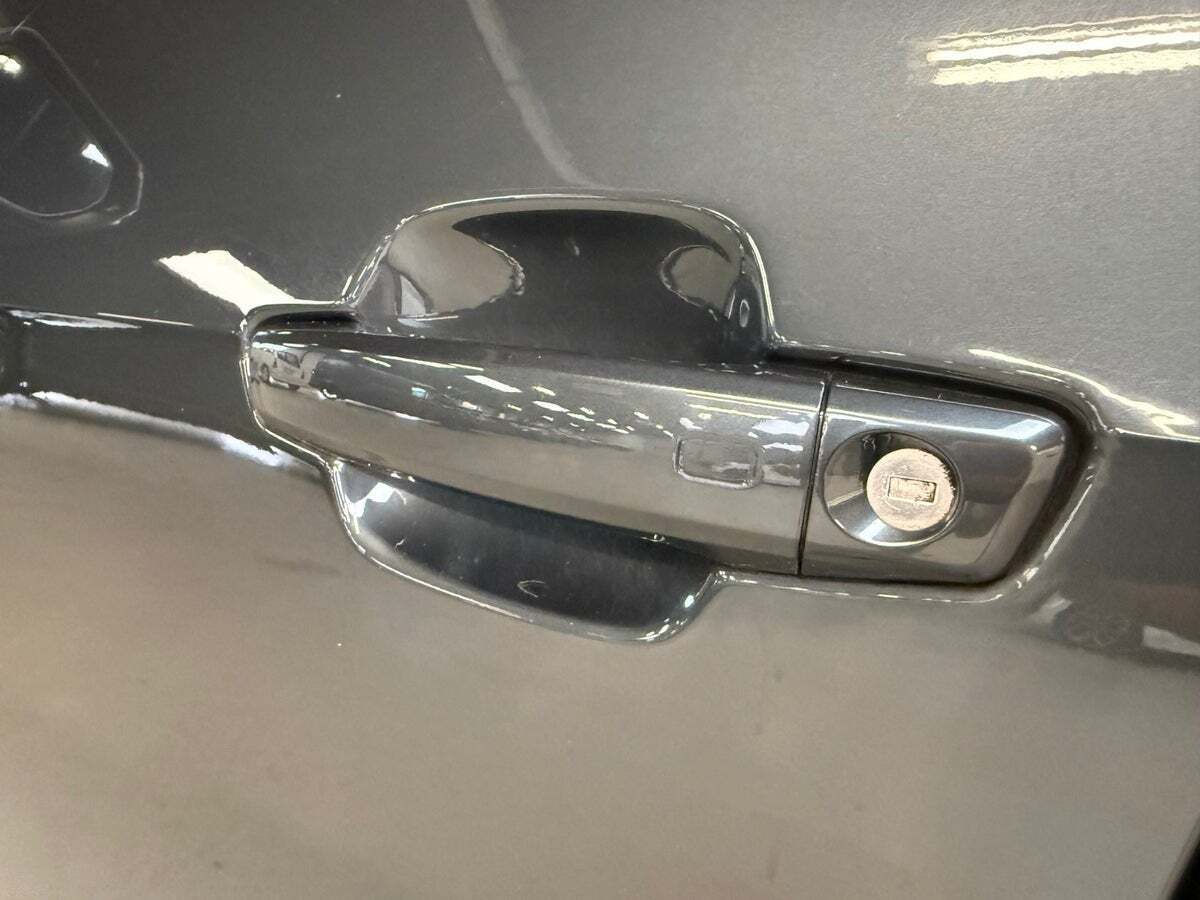 Grå Audi Q2 fra 2021