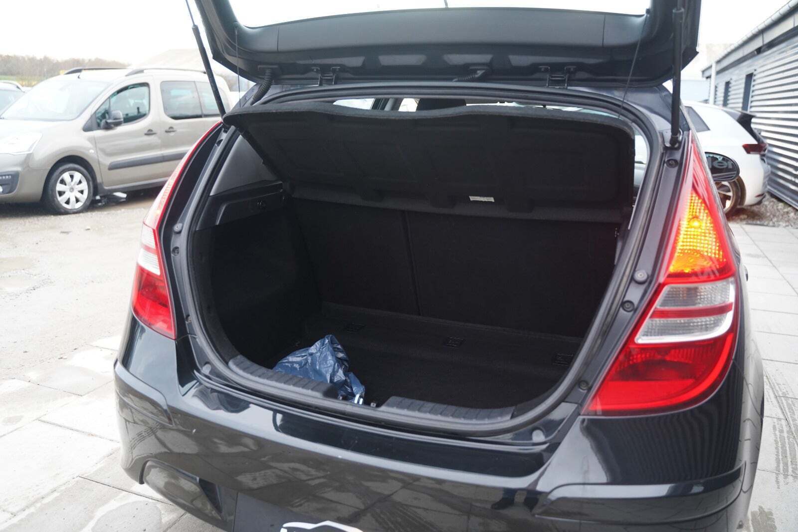 Sort Hyundai i30 fra 2010