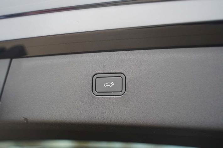 Sort Volvo EX30 fra 2024