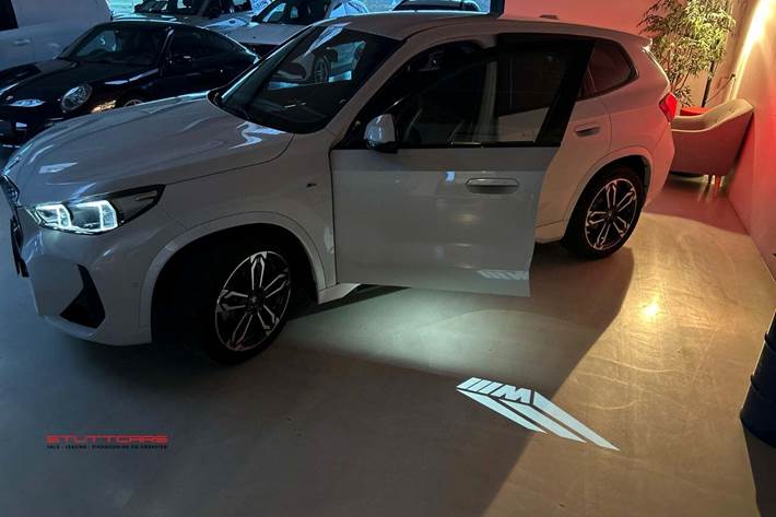 Hvid BMW iX1 fra 2024