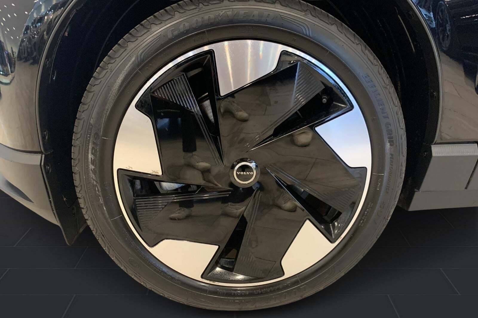 Sort Volvo EX30 fra 2025