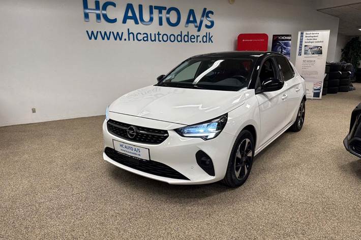 Hvid Opel Corsa-e fra 2021 set udefra