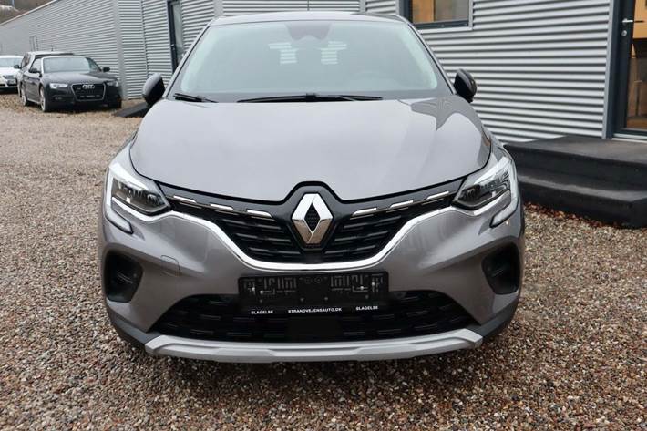Grå Renault Captur fra 2020