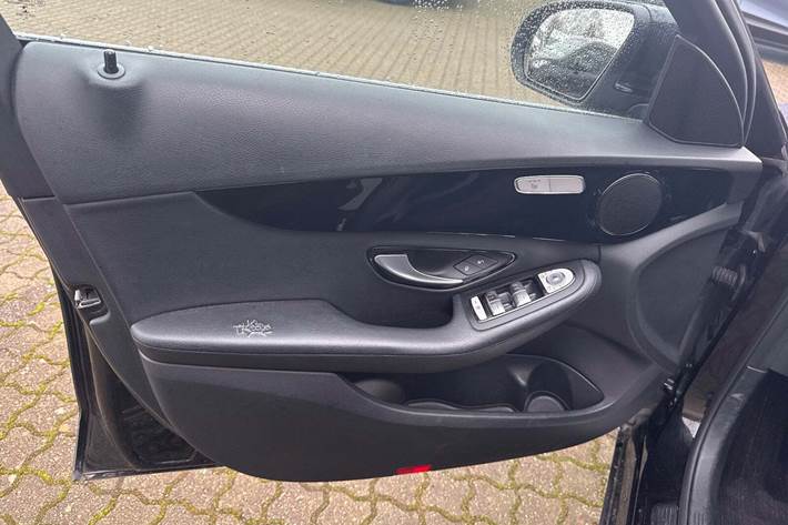 Sort Mercedes C220 d fra 2018