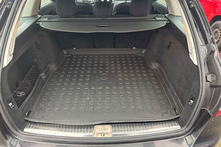 Sort Mercedes C220 d fra 2018