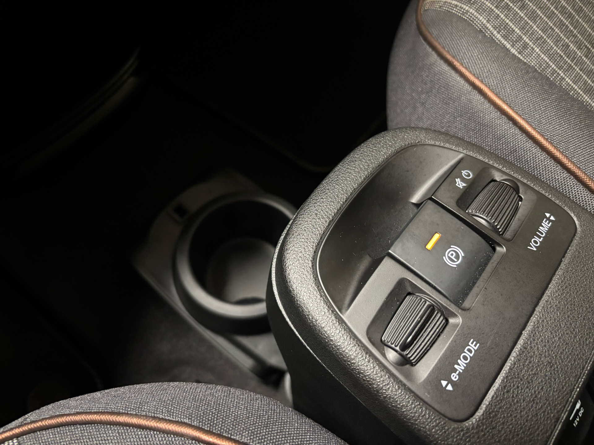 Hvid Fiat 500e fra 2023