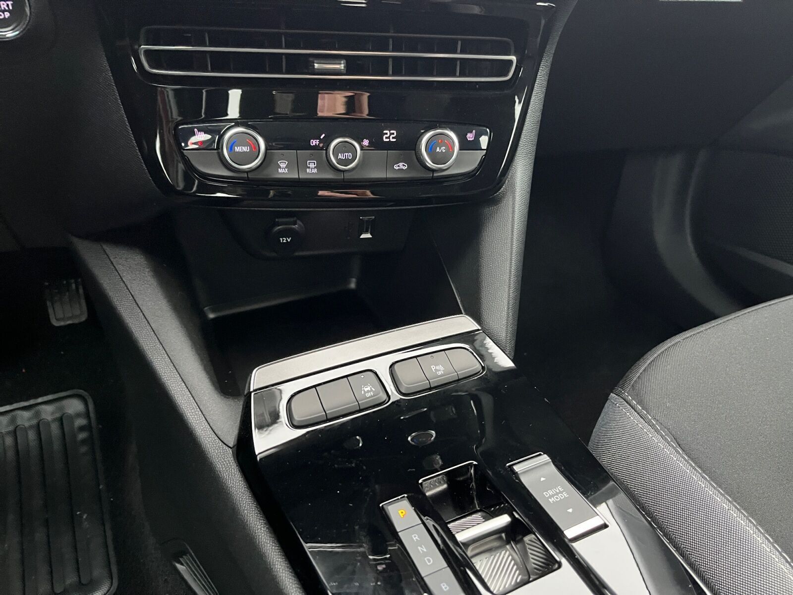 Rød Opel Mokka-e fra 2023