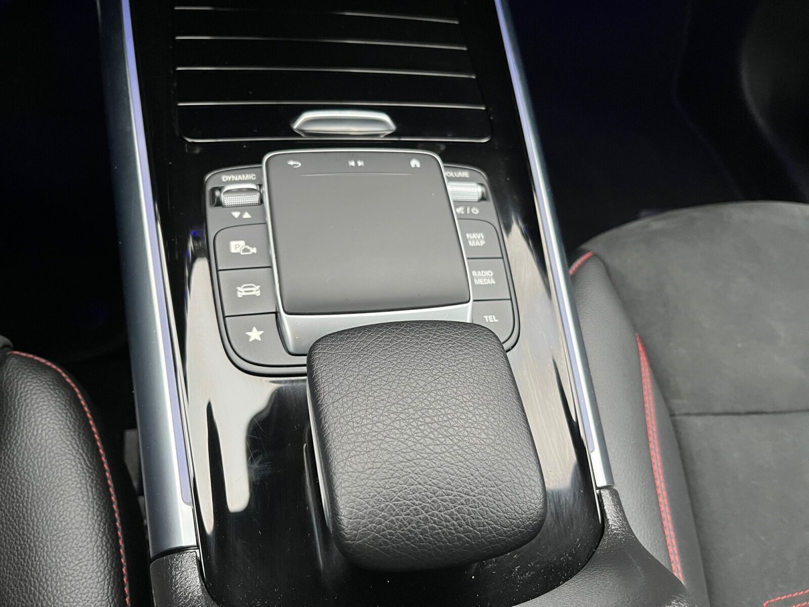 Sort Mercedes EQA 250 fra 2023