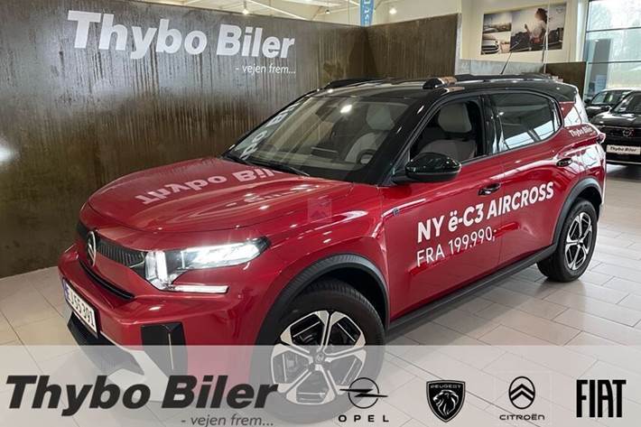 Rød Citroën e-C3 Aircross fra 2025 set udefra