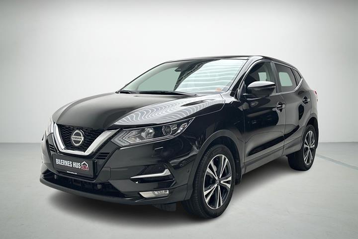 Sort Nissan Qashqai fra 2020 set udefra