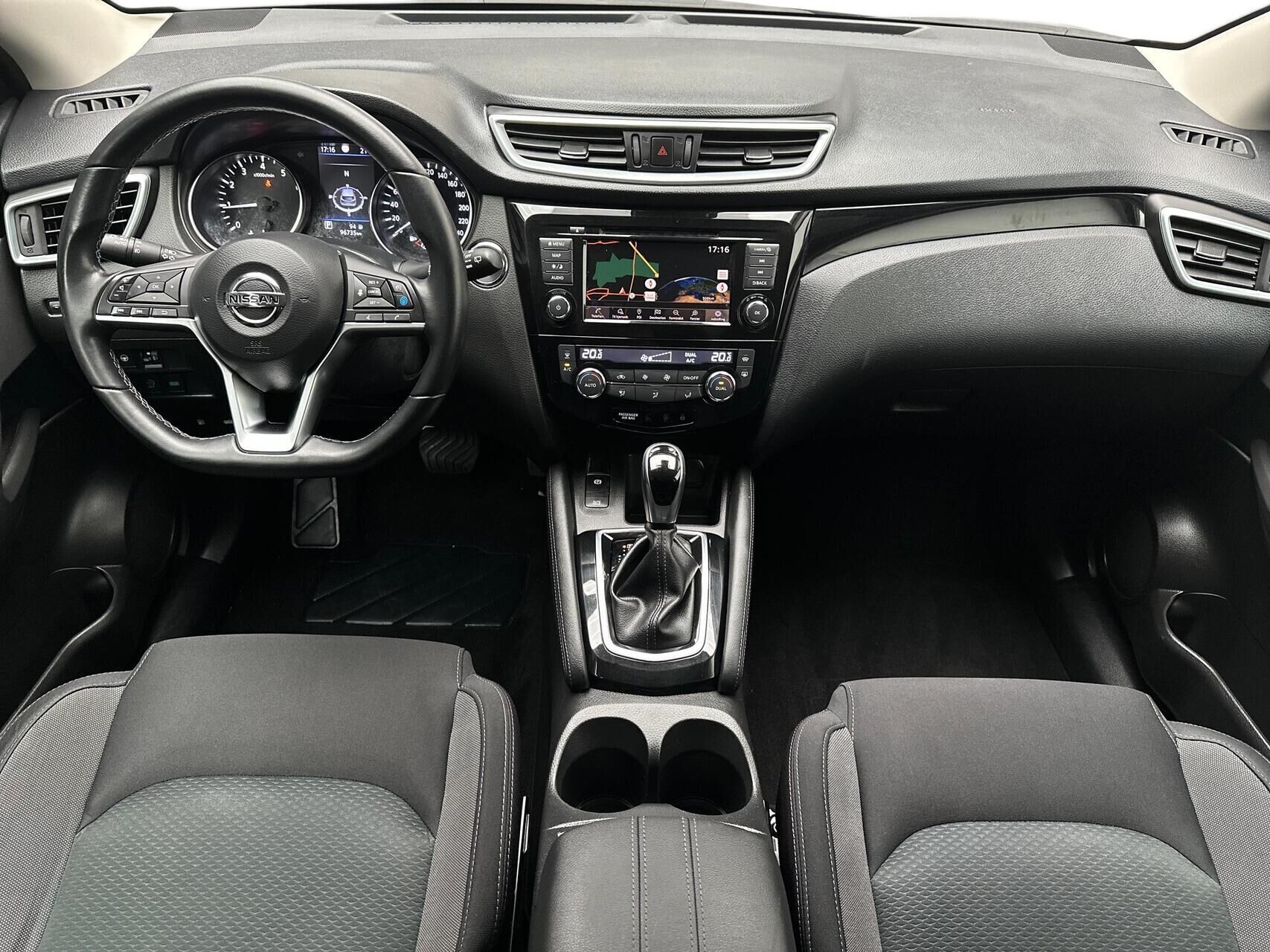 Sort Nissan Qashqai fra 2020