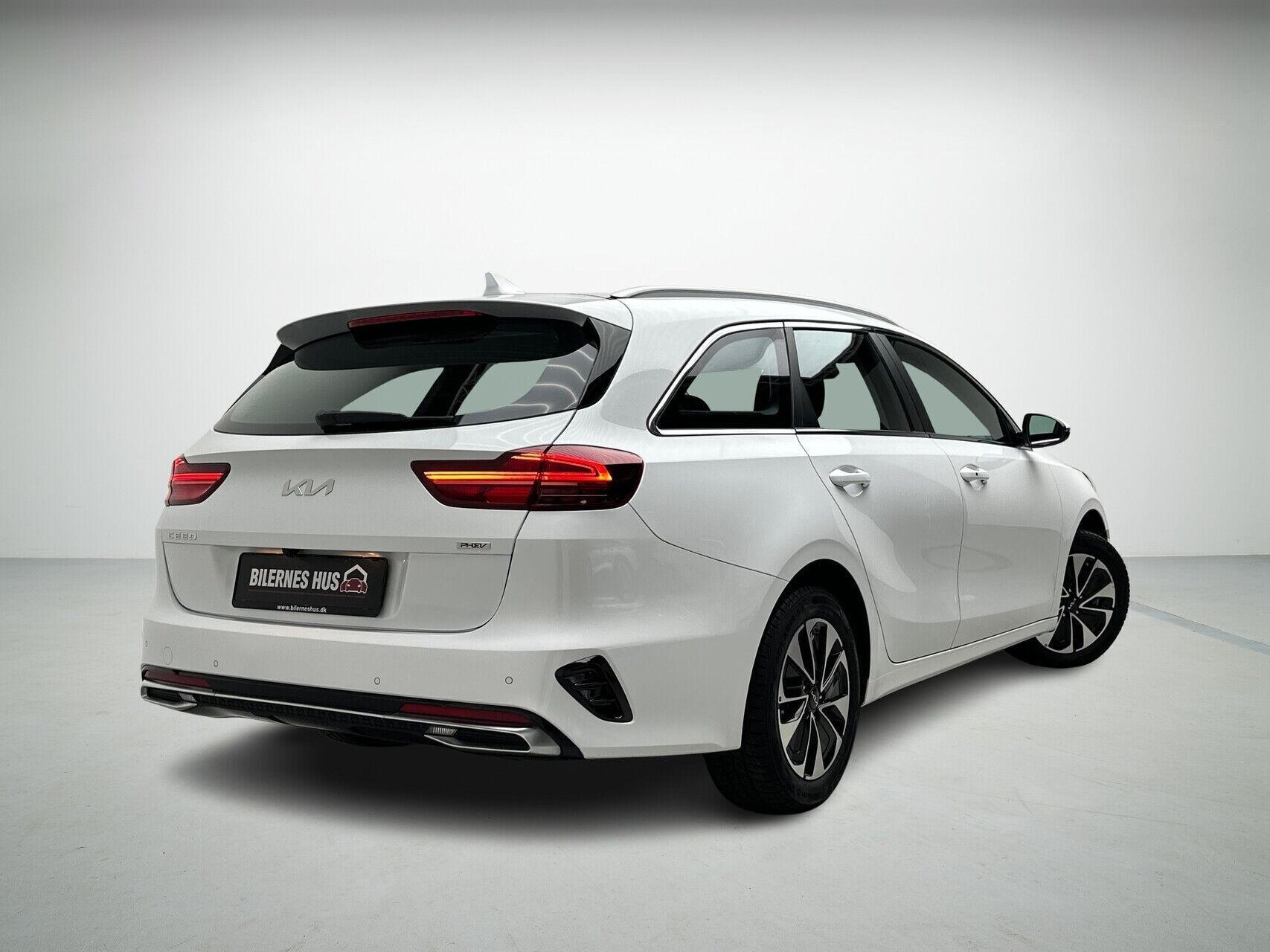 Kia Ceed 1,6 SW GDI PHEV  Plugin-hybrid Prestige DCT 141HK Stc 6g Aut.