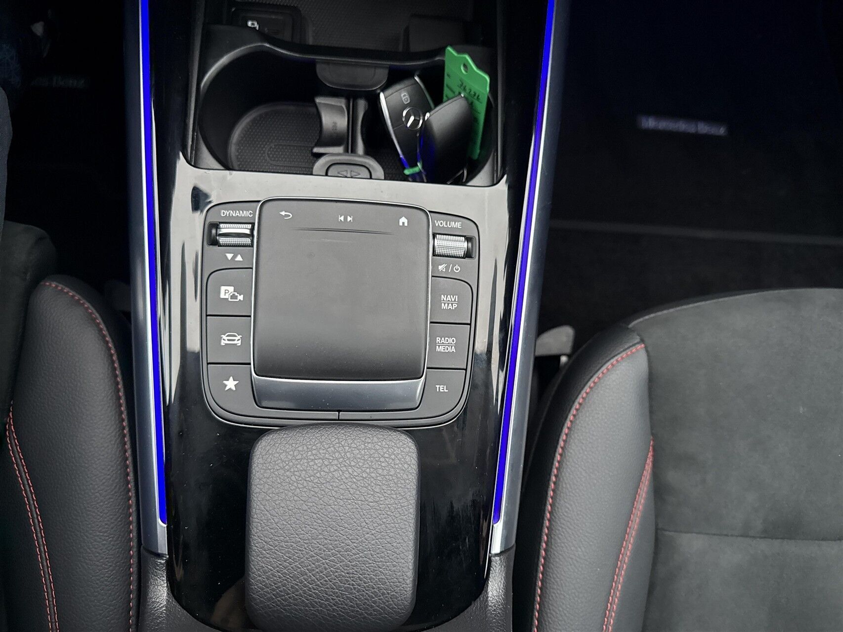 Sort Mercedes EQA 250 fra 2023