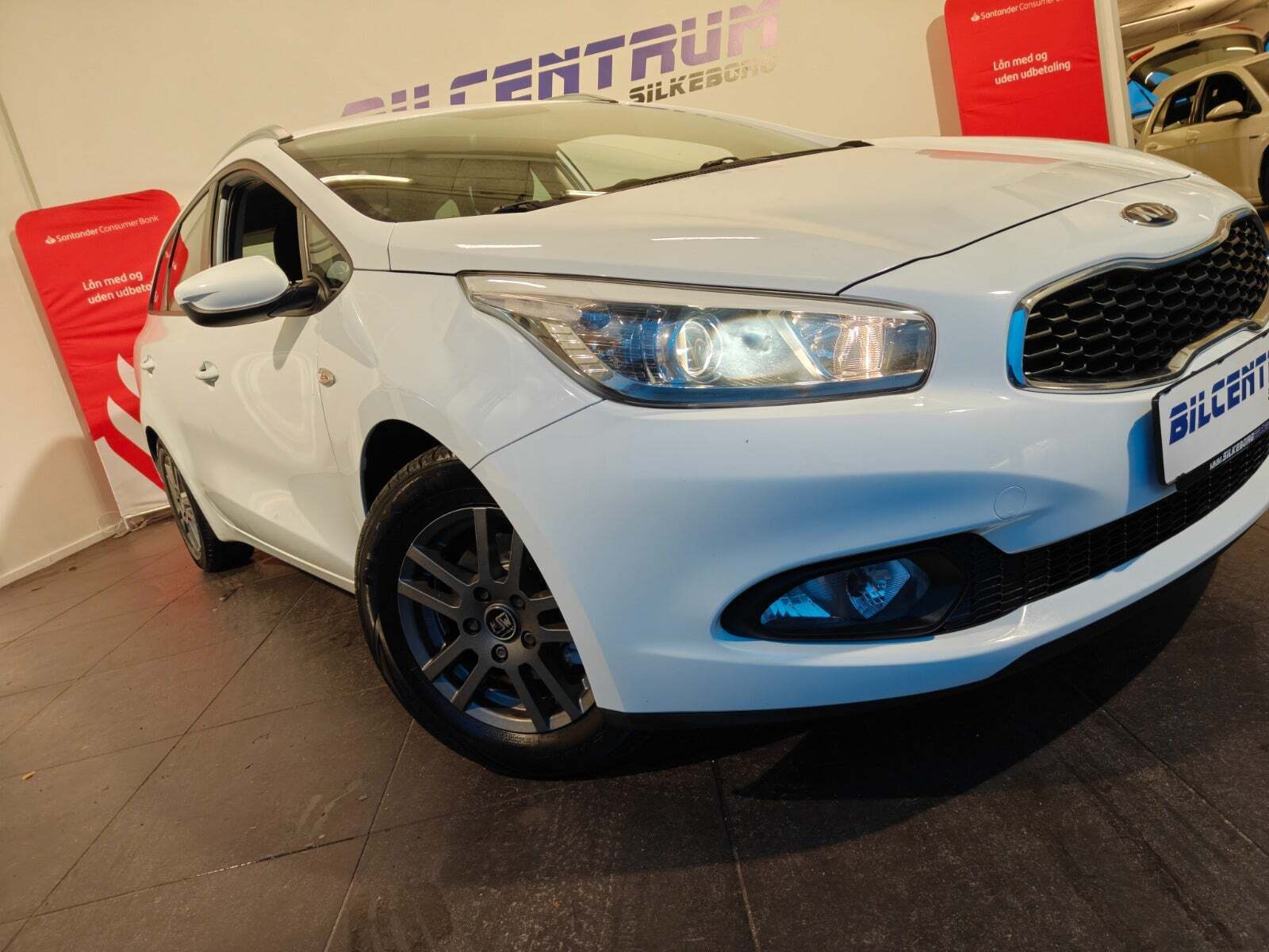 Hvid Kia Ceed fra 2013