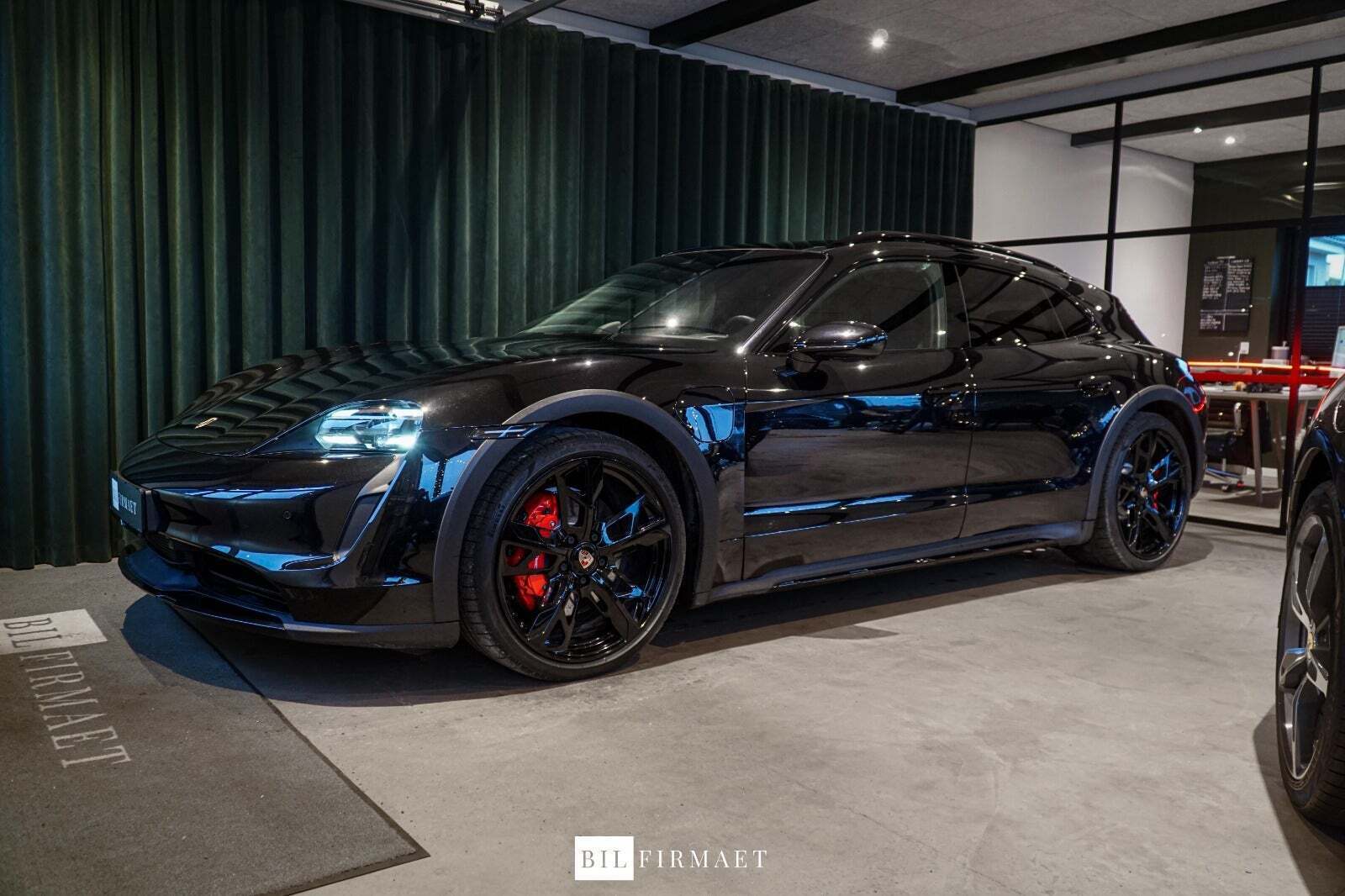 Porsche Taycan 4S Performance+ Cross Turismo