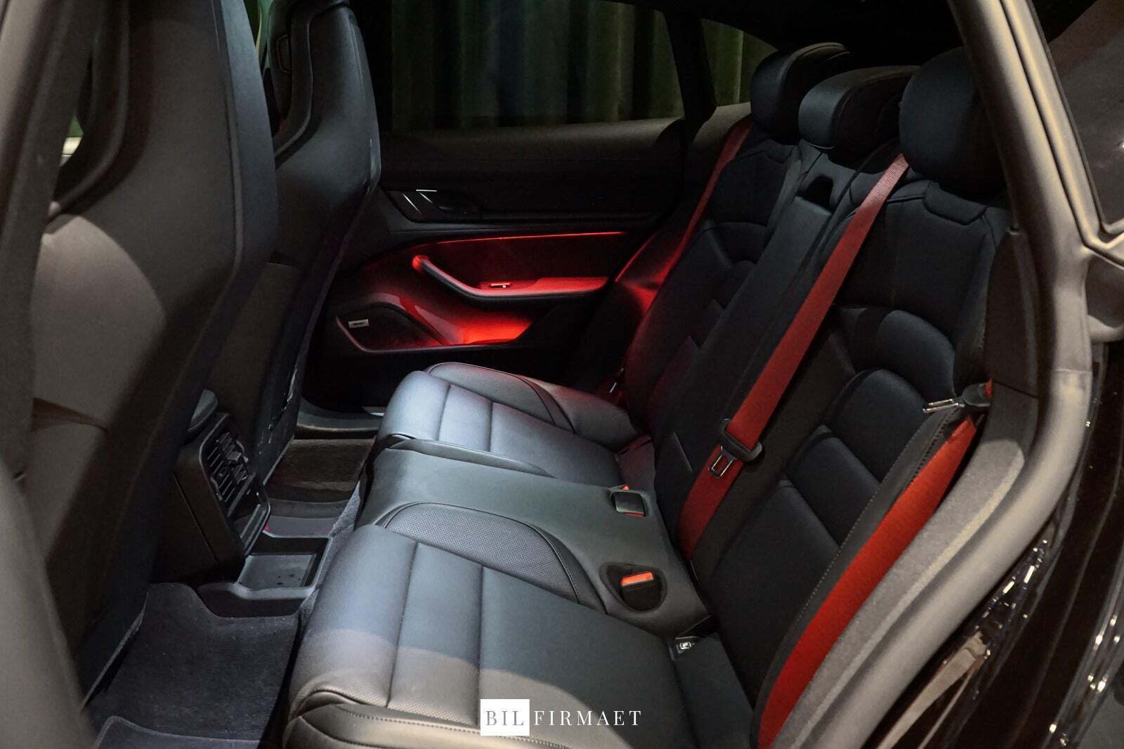 Sort Porsche Taycan 4S fra 2022