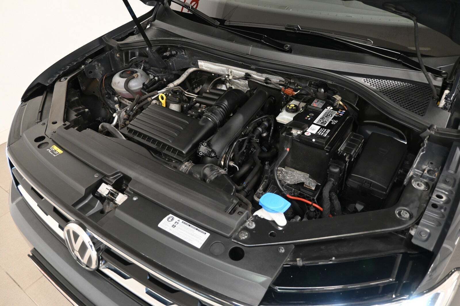 Grå VW Tiguan fra 2018