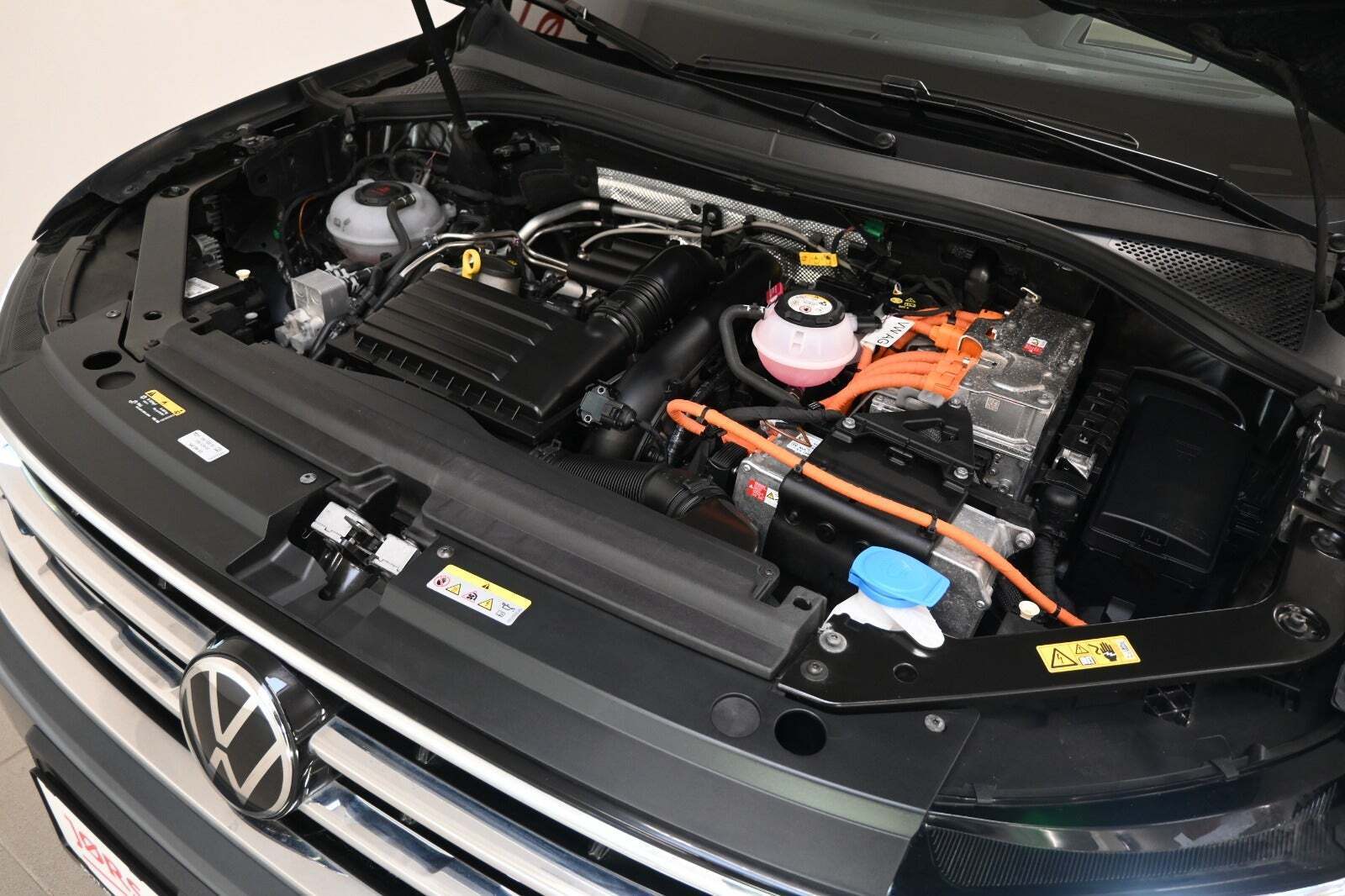 Grå VW Tiguan fra 2023
