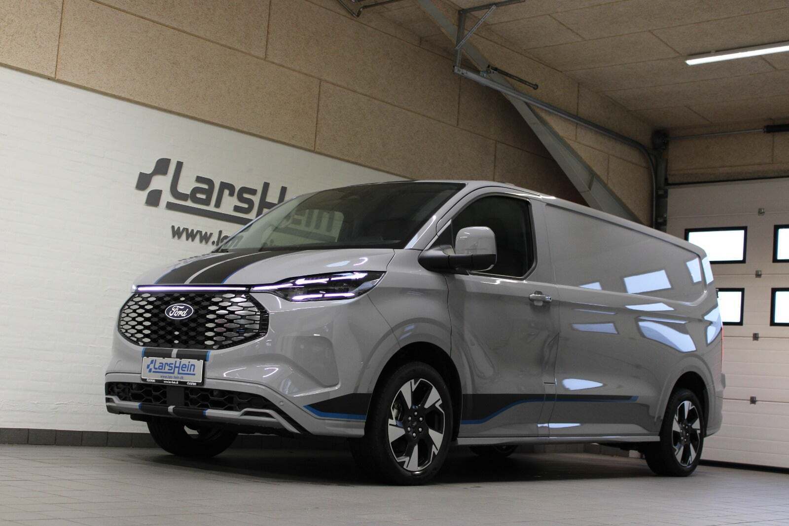 Ford E-Transit Custom 340L 64 Sport