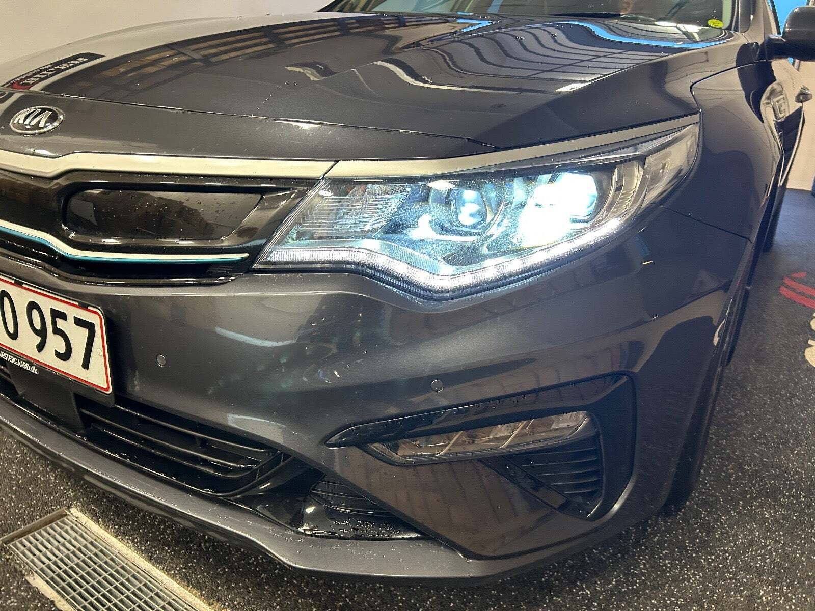 Grå Kia Optima fra 2020