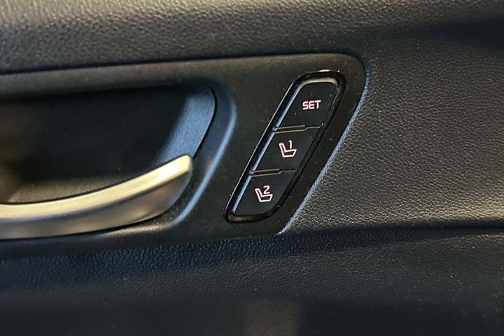 Grå Kia Optima fra 2020