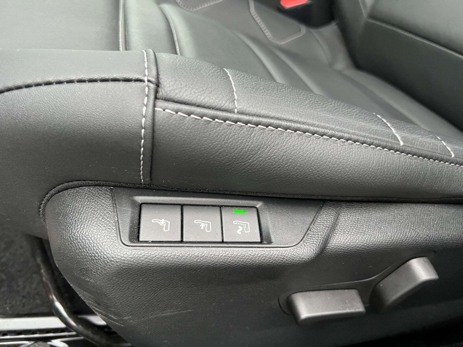 Grå Citroën ë-C4 fra 2023