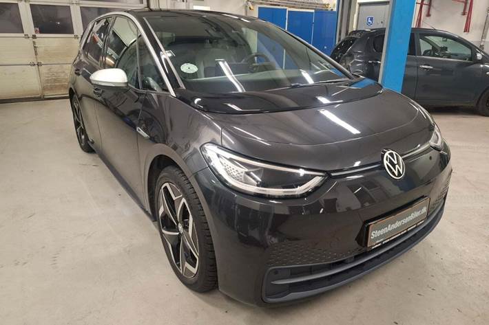 Grå VW ID.3 fra 2021 set udefra