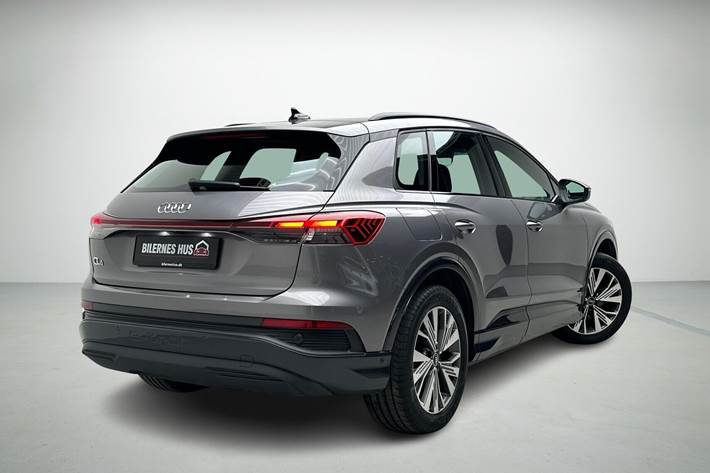 Grå Audi Q4 fra 2022