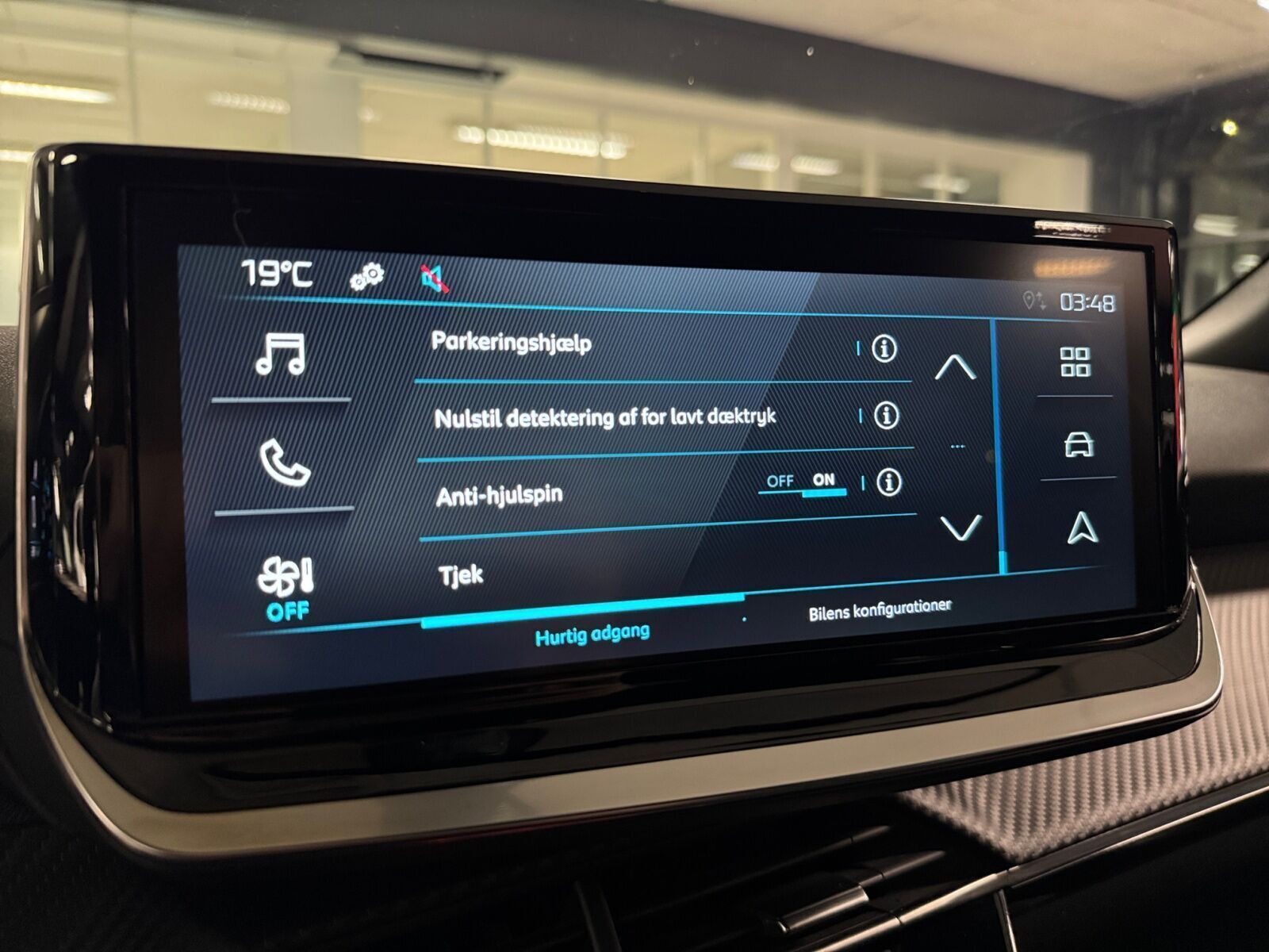 Sort Peugeot e-2008 fra 2025