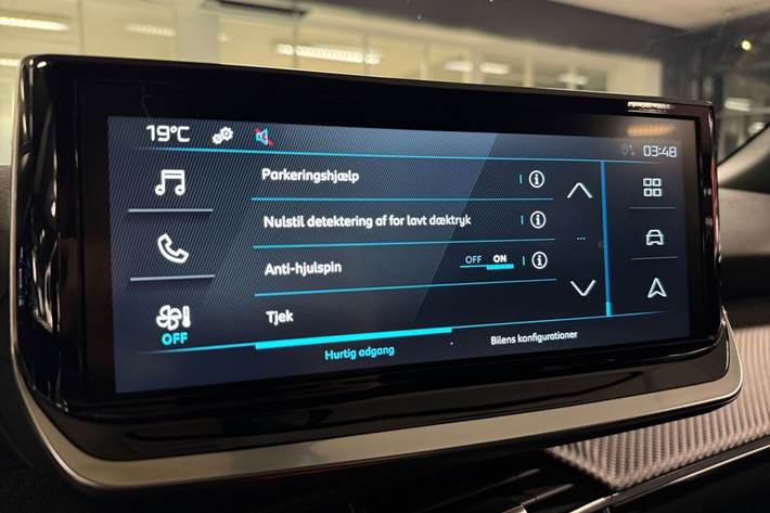 Sort Peugeot e-2008 fra 2025