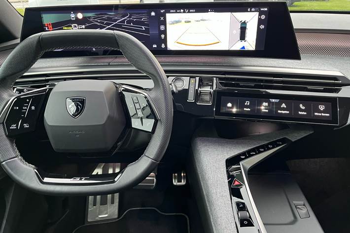 Blå Peugeot e-3008 fra 2025