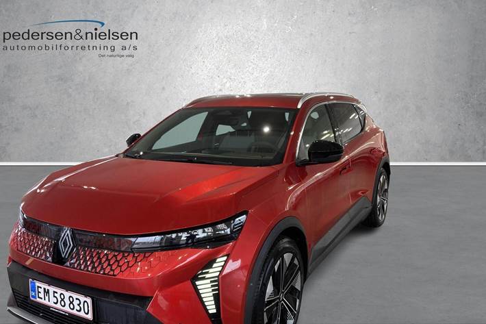 Rød Renault Scénic fra 2025 set udefra