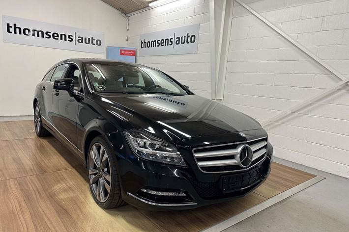 Sort Mercedes CLS350 fra 2013 set udefra