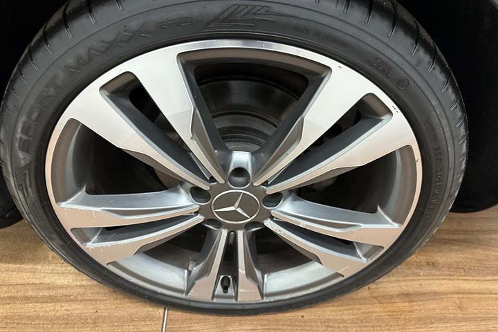 Sort Mercedes CLS350 fra 2013